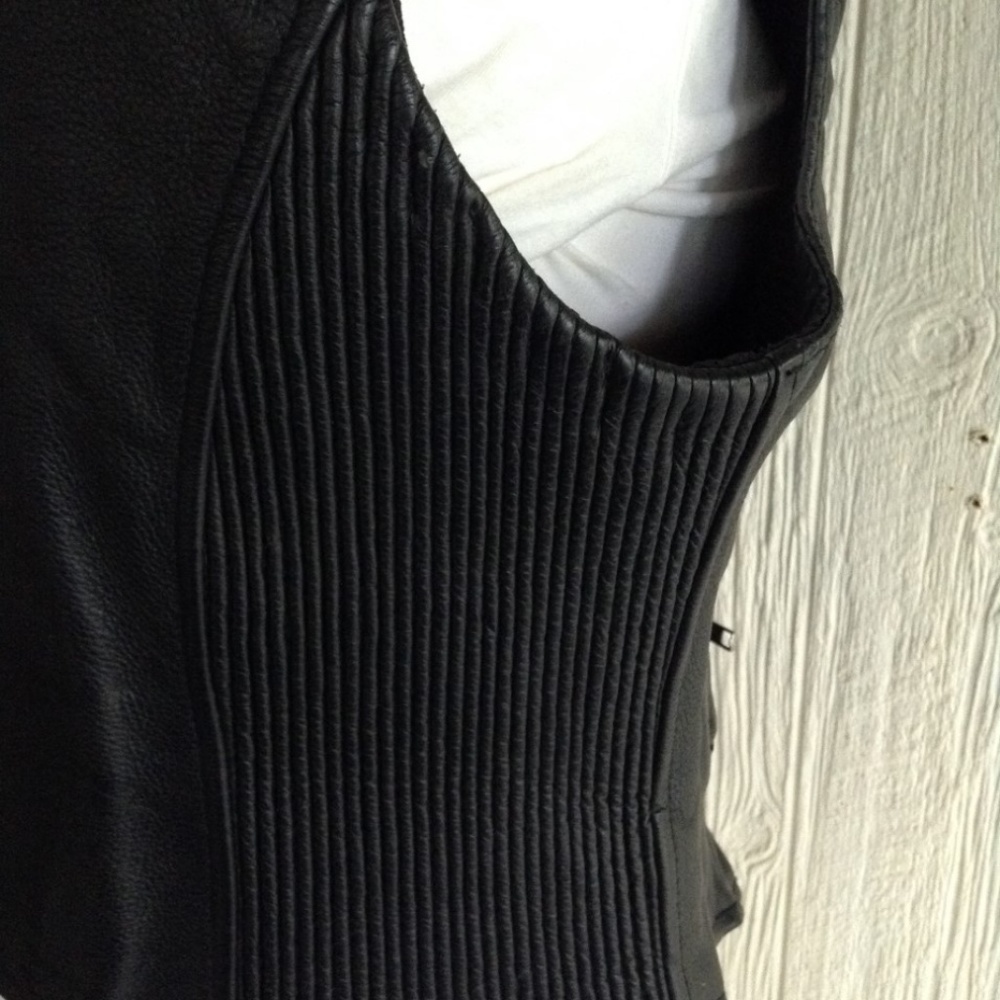 Sexy Biker Chick Black Leather Vest Size L - Picture 4 of 8